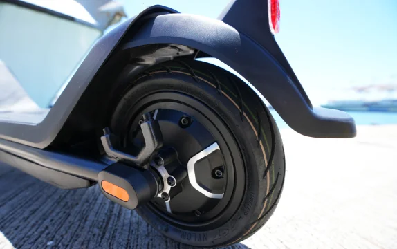 NIU KQi3 Sport Kick Scooter
